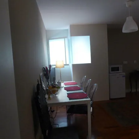 Luminous Central Apartment0 *